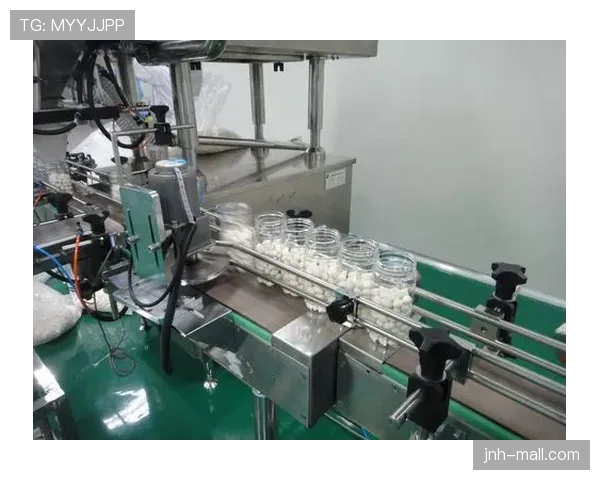 季丽萍家的冰箱里塞满了蛋白粉，连饮料都按克称着喝